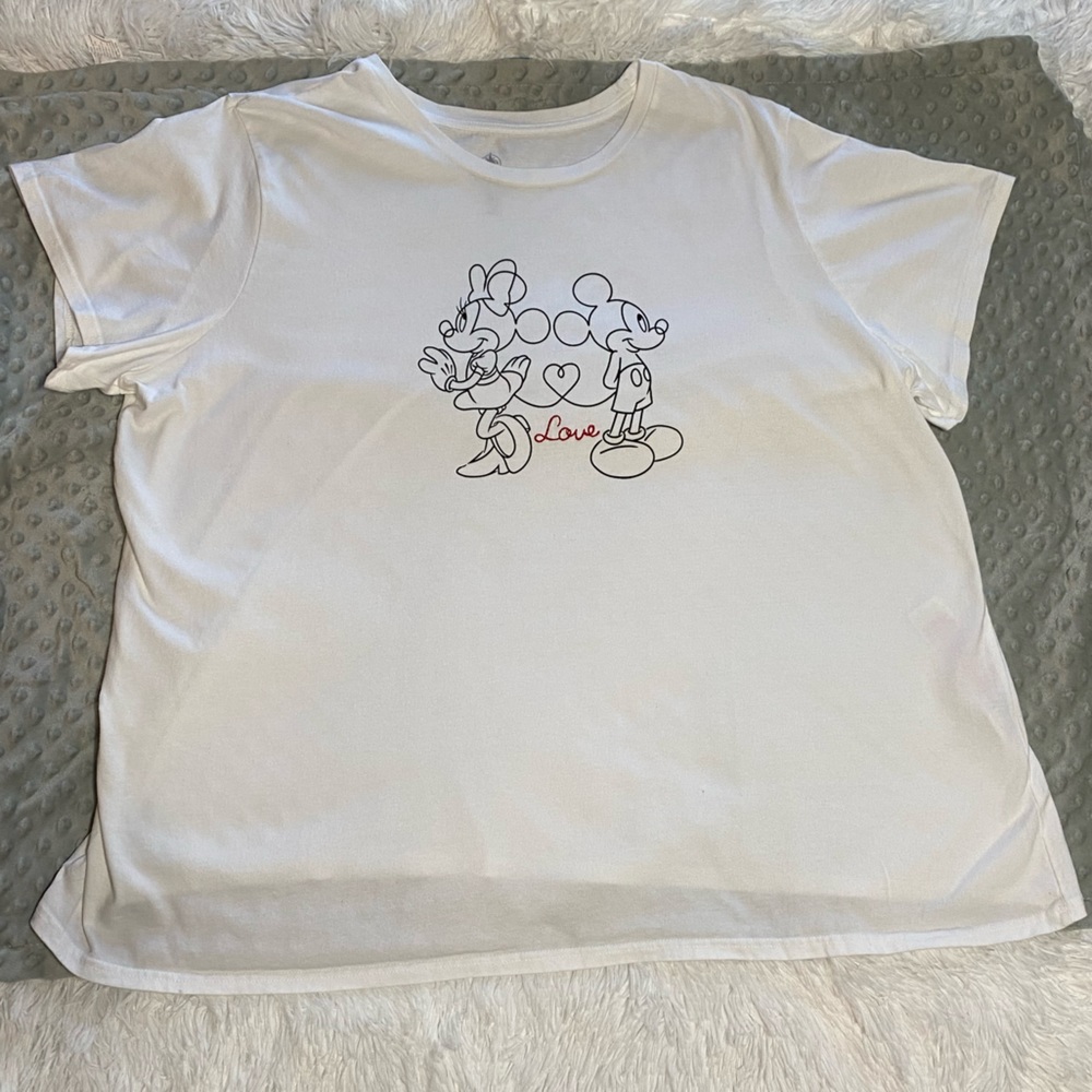 Disney White LOVE T-shirt 2X
Short sleeve
Minnie Mouse Mickey Mouse
LOVE